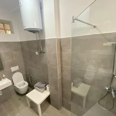 Βίλα Vila Vorpsi Your In With Garden Τίρανα